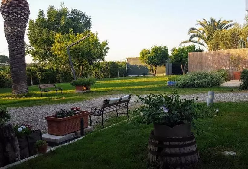 ホテル Agriturismo Donna Clementina