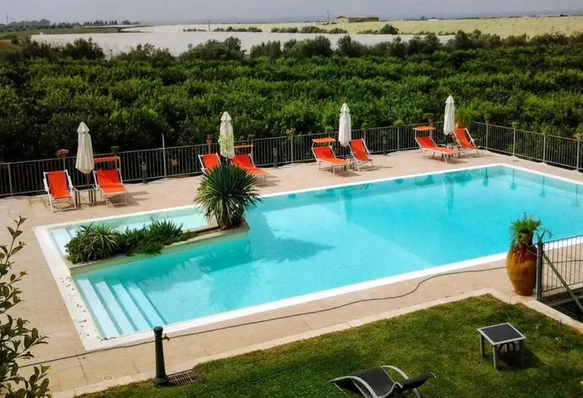 ホテル Agriturismo Donna Clementina