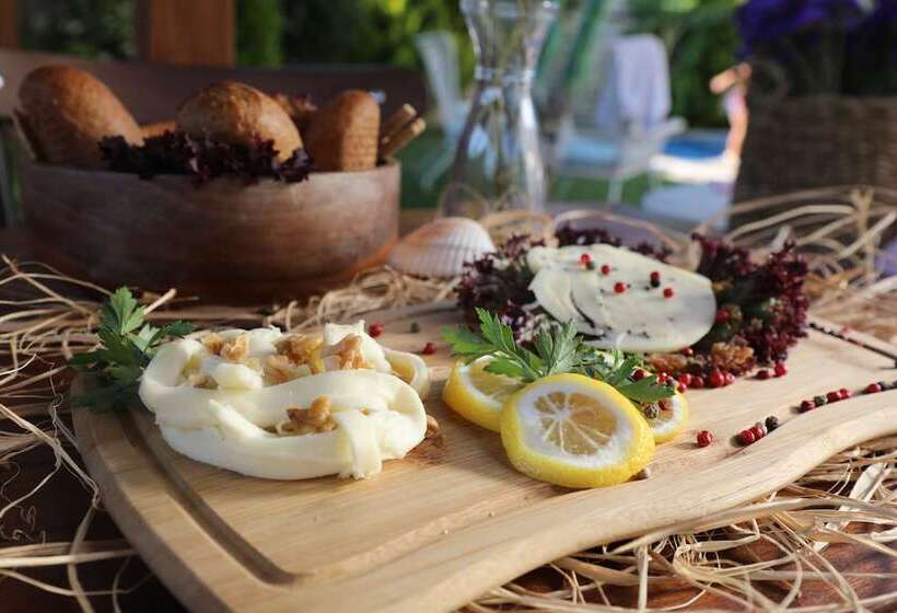 فندق June Alaçatı Adult Only