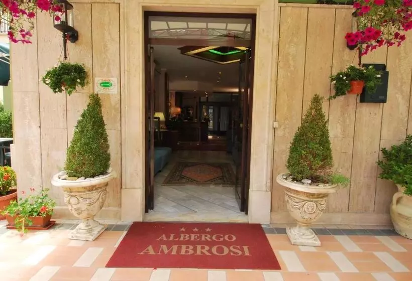 هتل Ambrosi