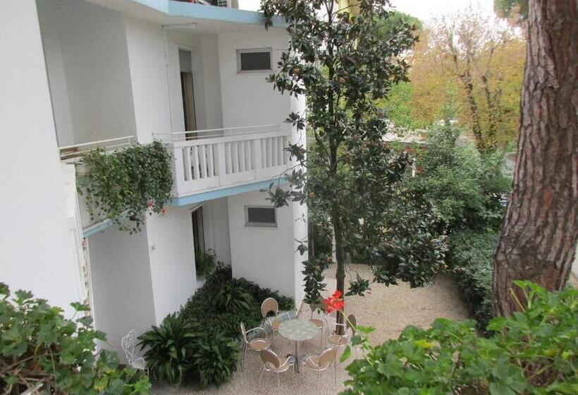 ホテル Pensione Ornella