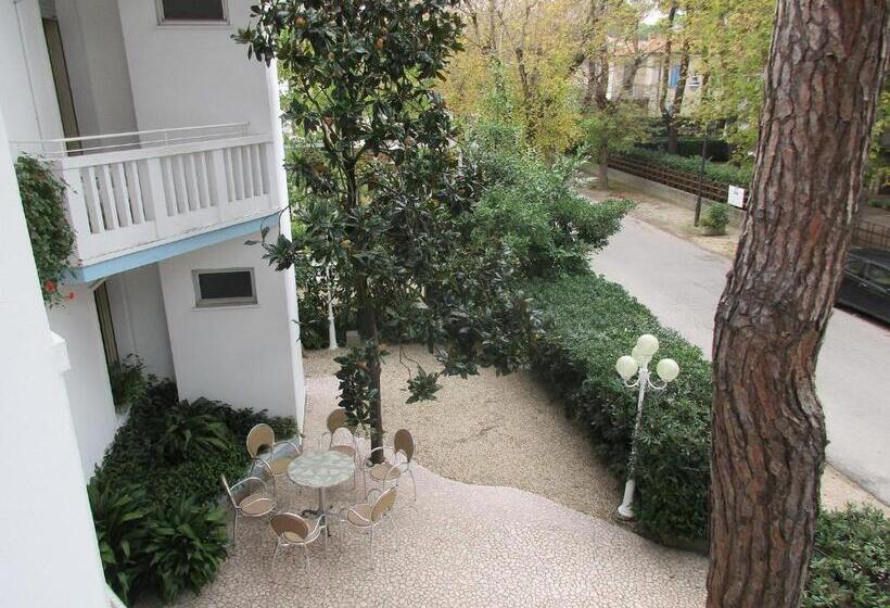 ホテル Pensione Ornella