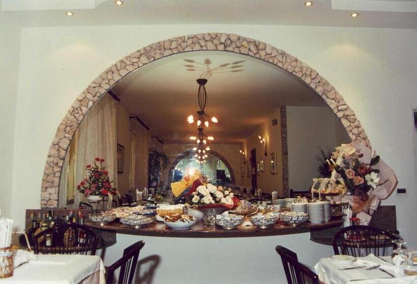 ホテル Pensione Ornella