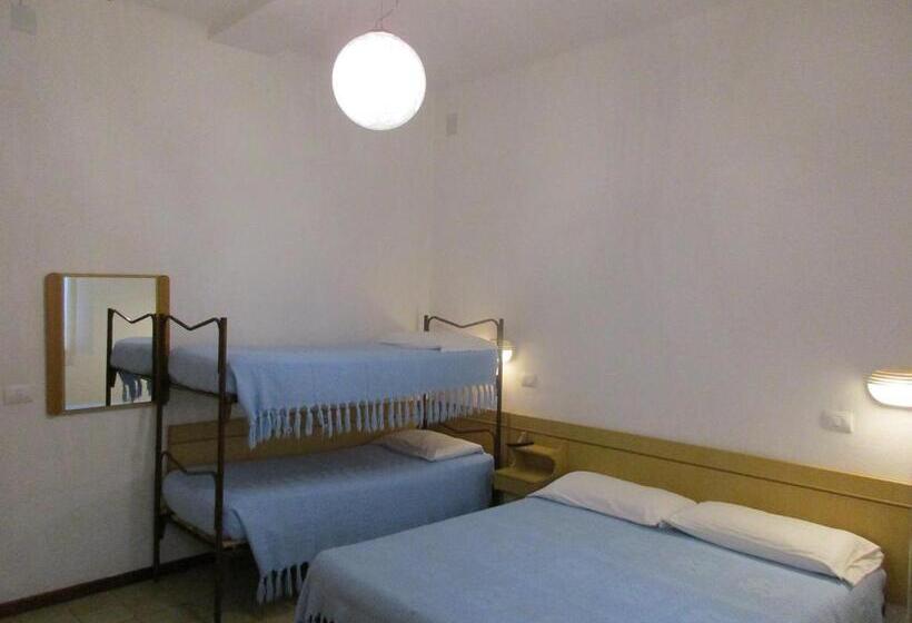 ホテル Pensione Ornella