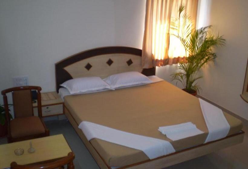 Hotel Pratik Comforts