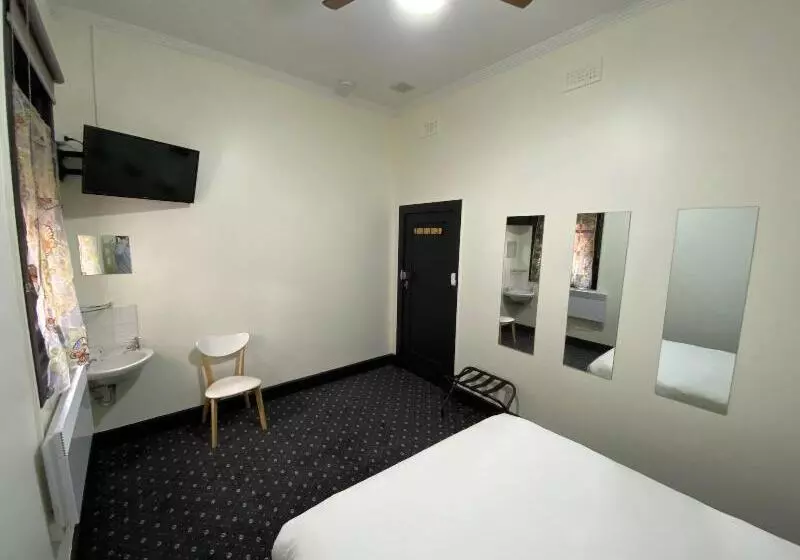 ホテル Rooms @ Carboni S