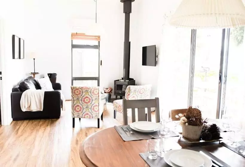 Karawatha Cottages B&b