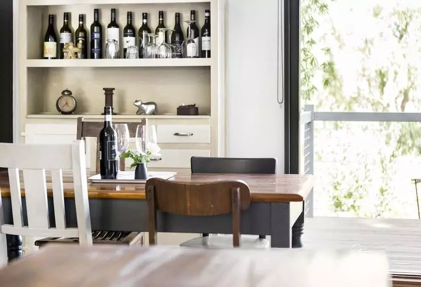 Karawatha Cottages B&b