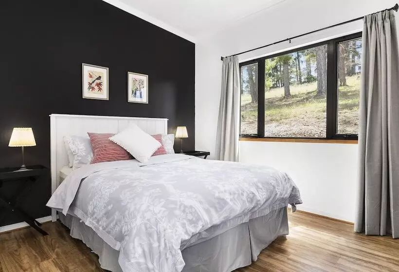 Karawatha Cottages B&b