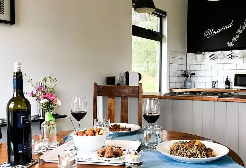 Karawatha Cottages B&b