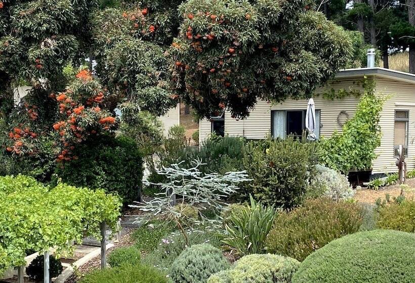 Karawatha Cottages B&b