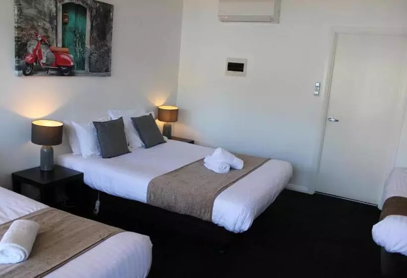 Motelli Alpine Hotel Bright