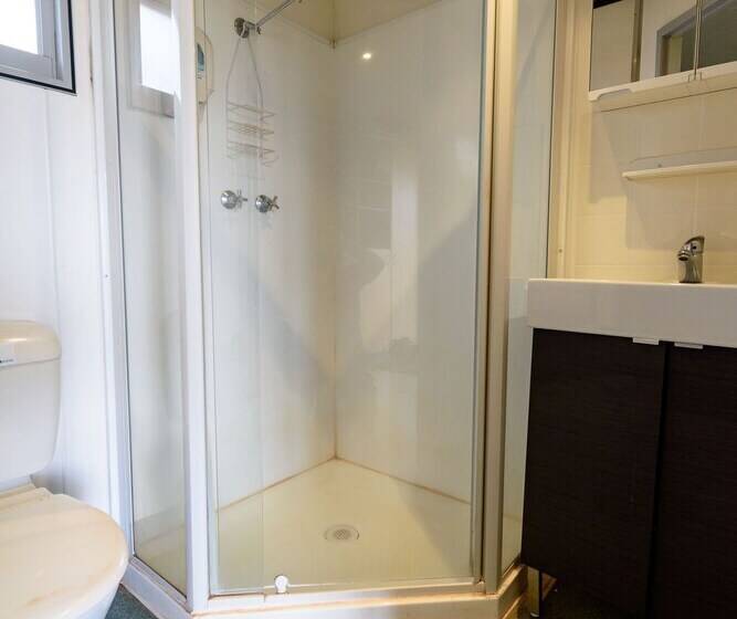 Мотель Oasis Newman