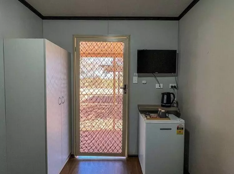 مُتل Oasis Newman