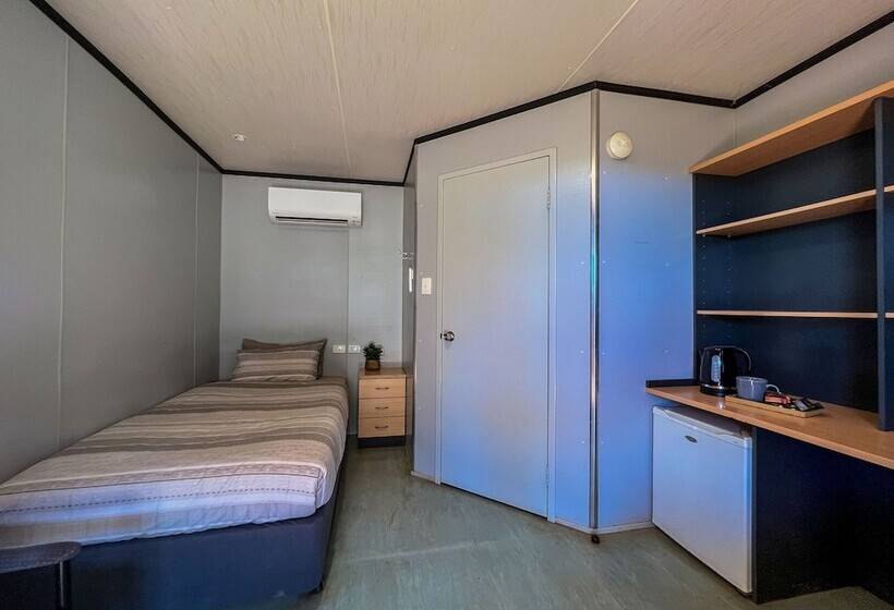 Мотель Oasis Newman