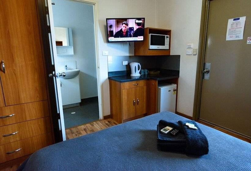 Мотель Oasis Newman