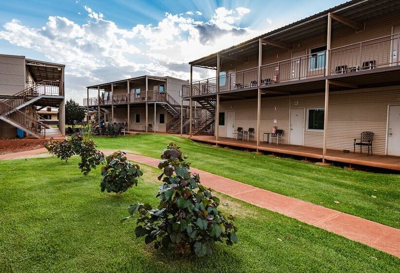 Мотель Oasis Newman