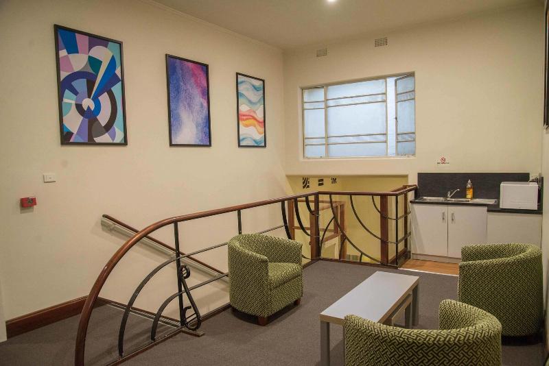 汽车旅馆  The Mile End