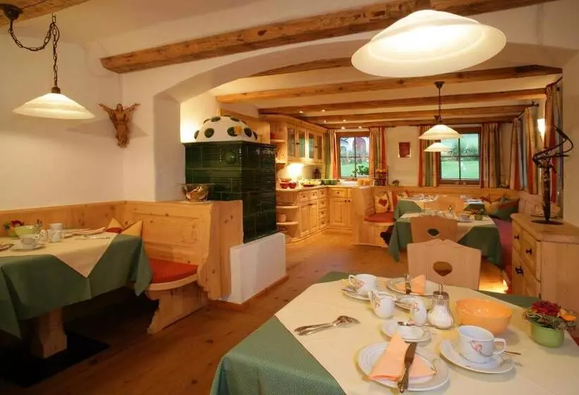 Majatalo Gästehaus Brantlhof Zimmer Und Ferienwohnungen In Going Am Wilden Kaiser
