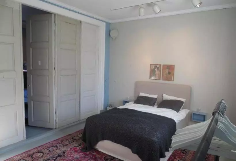 هاستل The Old Jailhouse Mandal
