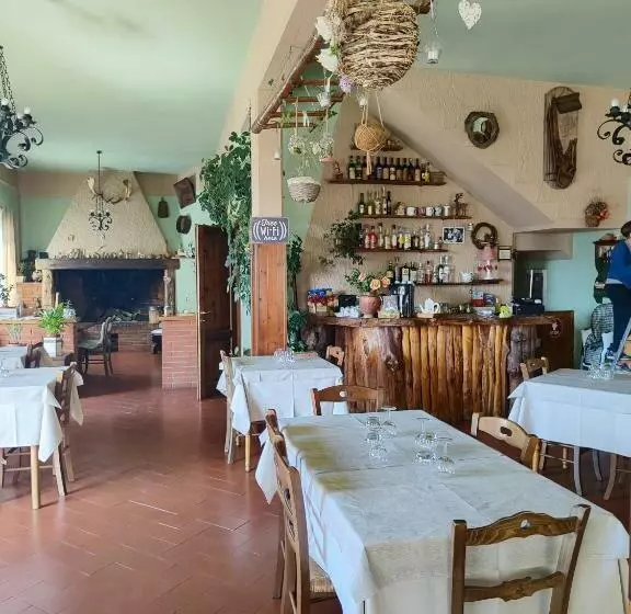 Hotelli Albergo Ristorante La Selva
