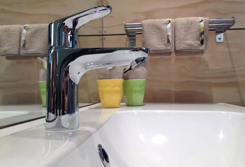 پانسیون Bed + Bauhaus