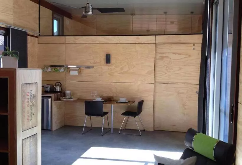 پانسیون Bed + Bauhaus