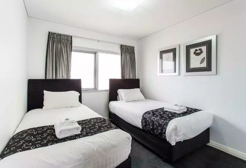 Spinnakers By Rockingham Apartments