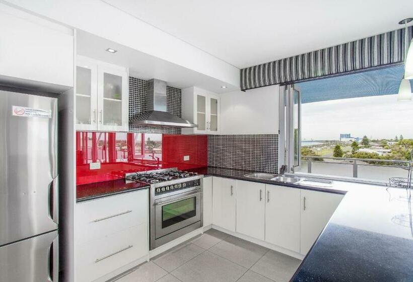 Spinnakers By Rockingham Apartments