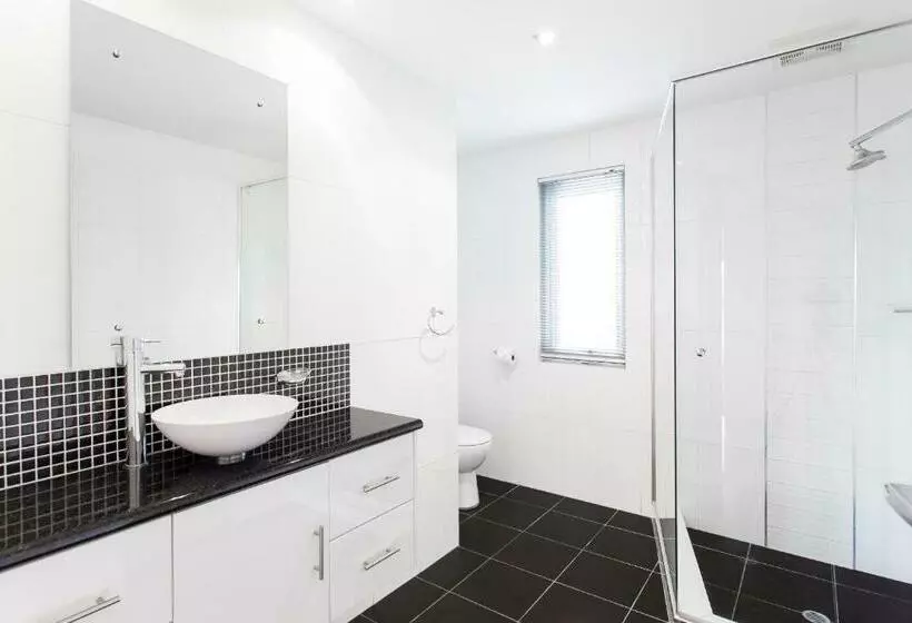 Spinnakers By Rockingham Apartments