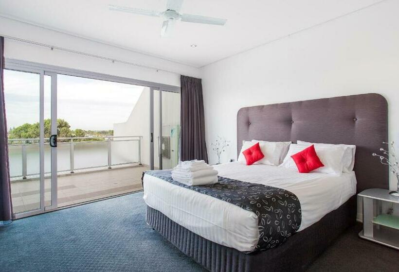 Spinnakers By Rockingham Apartments