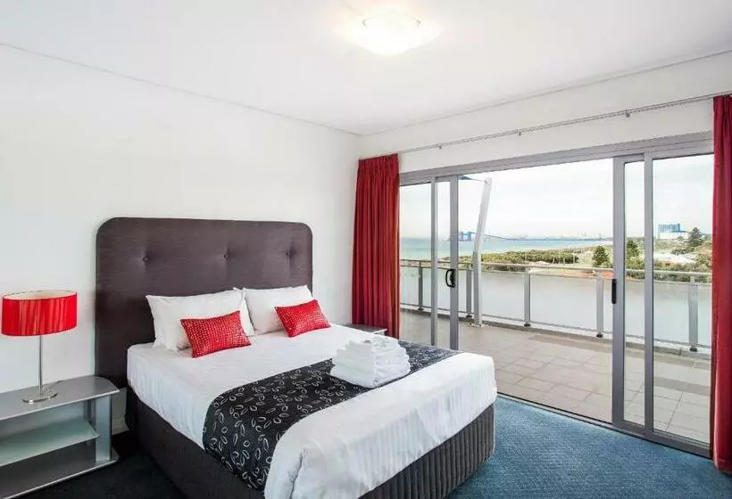 Spinnakers By Rockingham Apartments