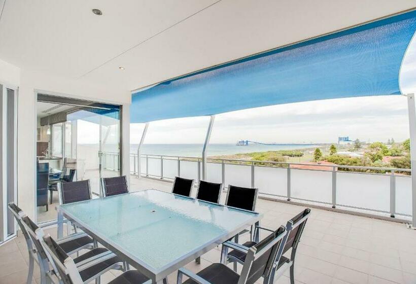 Spinnakers By Rockingham Apartments