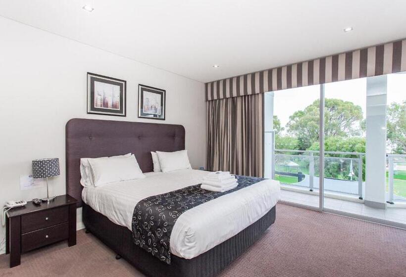 Spinnakers By Rockingham Apartments