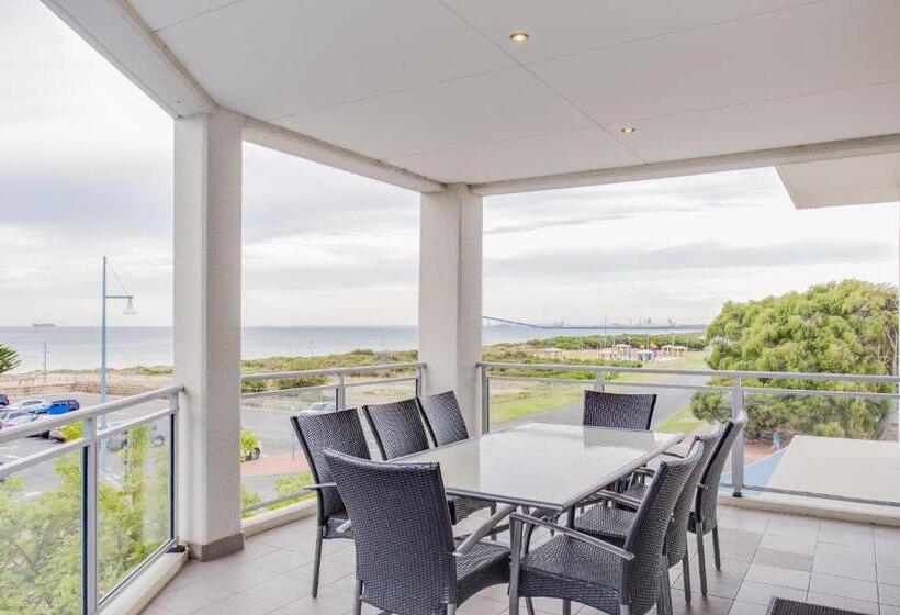 Spinnakers By Rockingham Apartments