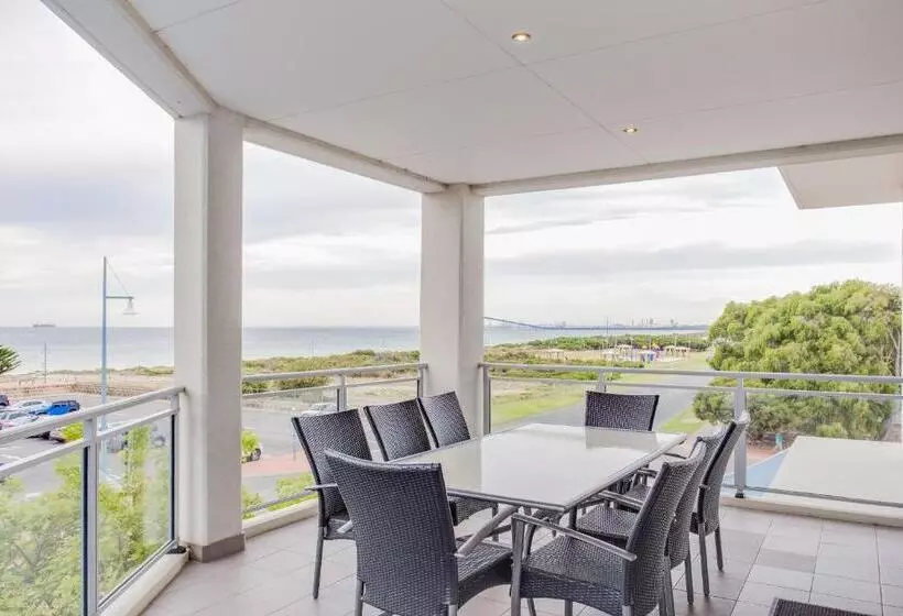 Spinnakers By Rockingham Apartments