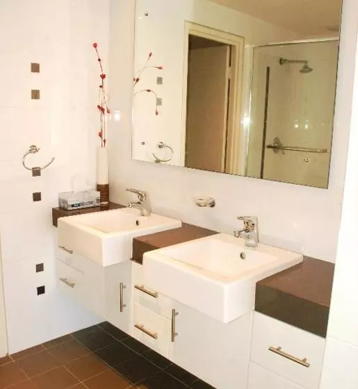 Spinnakers By Rockingham Apartments