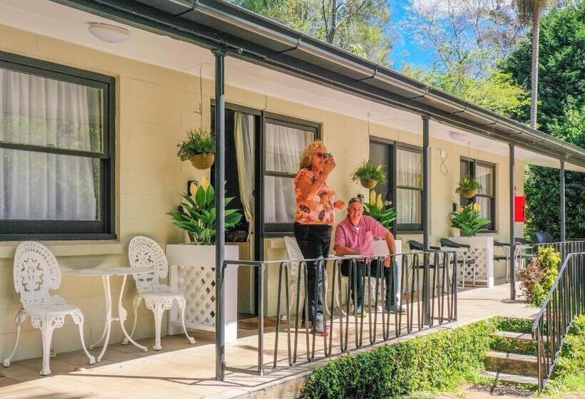 Tall Trees Motel Mountain Retreat