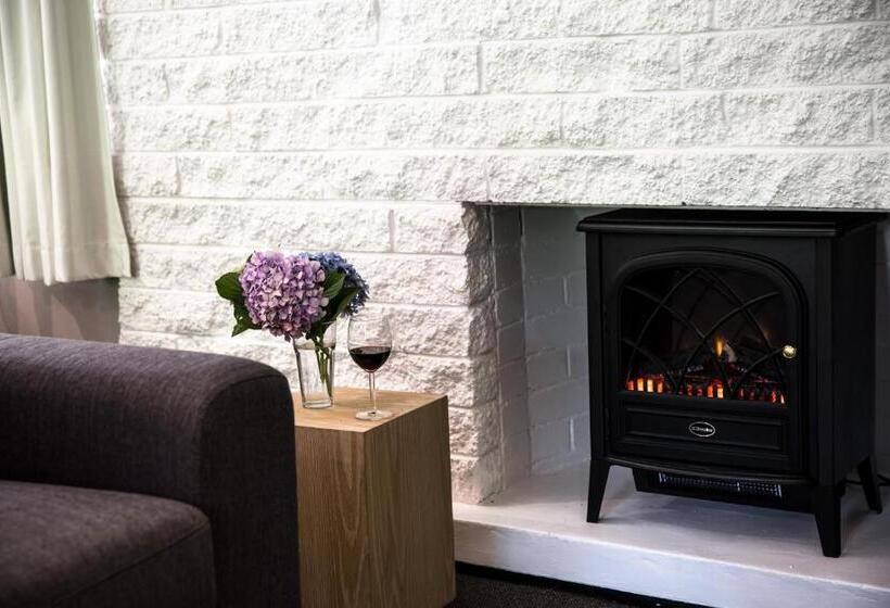 Tall Trees Motel Mountain Retreat