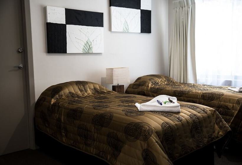 Tall Trees Motel Mountain Retreat