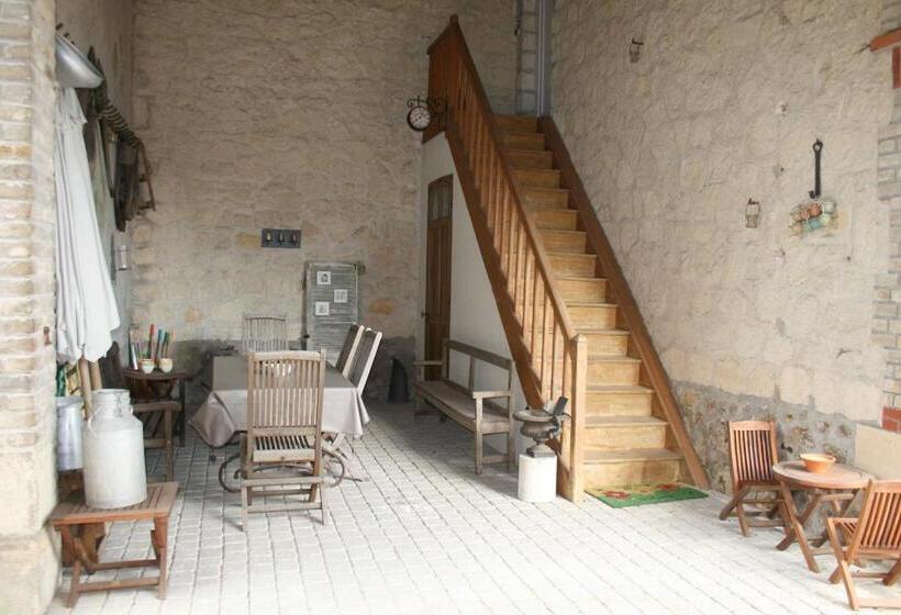 مبيت وإفطار La Closerie Des Sacres