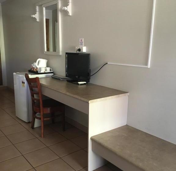 Black Nugget Hotel Motel