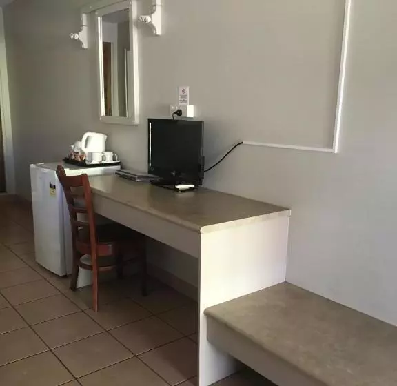 Black Nugget Hotel Motel