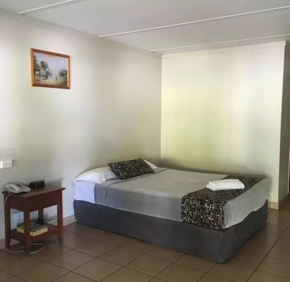 Black Nugget Hotel Motel