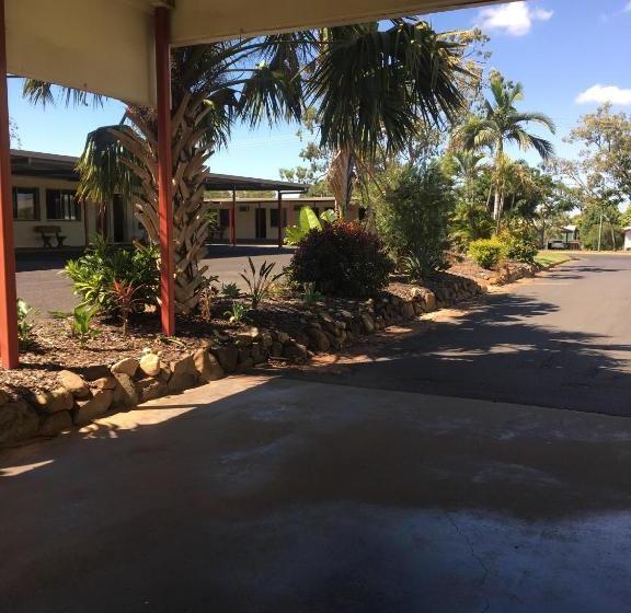 Black Nugget Hotel Motel