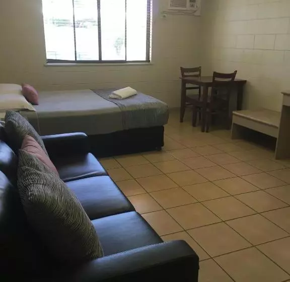 Black Nugget Hotel Motel