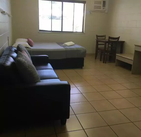 Black Nugget Hotel Motel