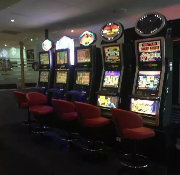 Black Nugget Hotel Motel