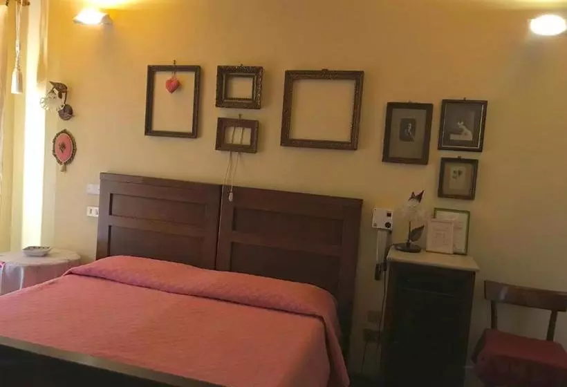 هتل Agriturismo La Leccia