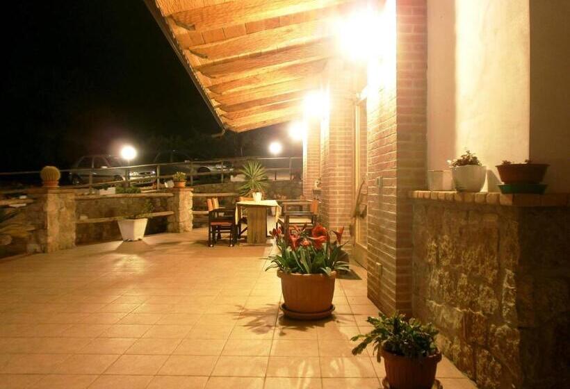 ホテル Albergo Villa Riccio